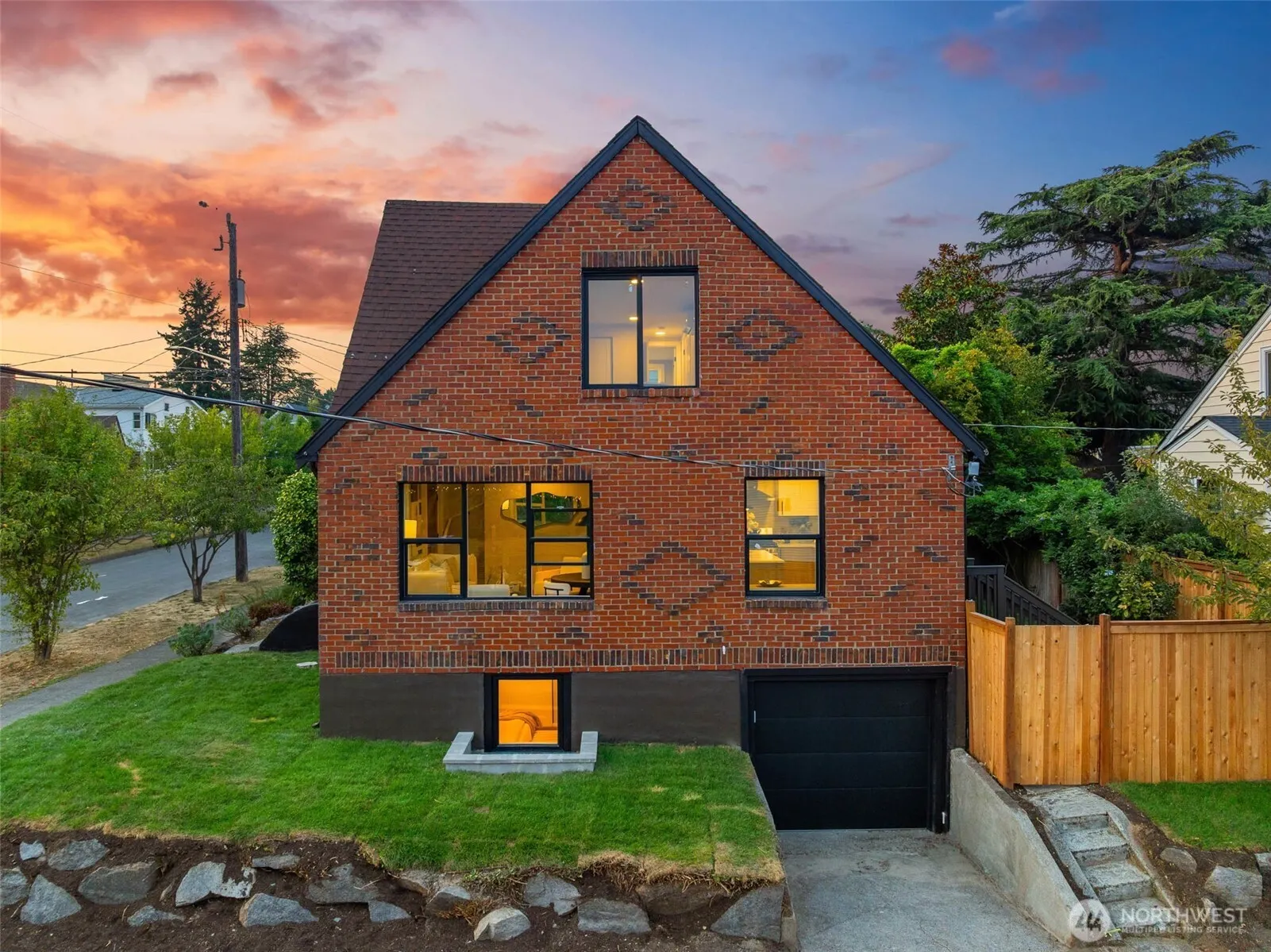 7702 10th Avenue NW, Seattle, WA 98117