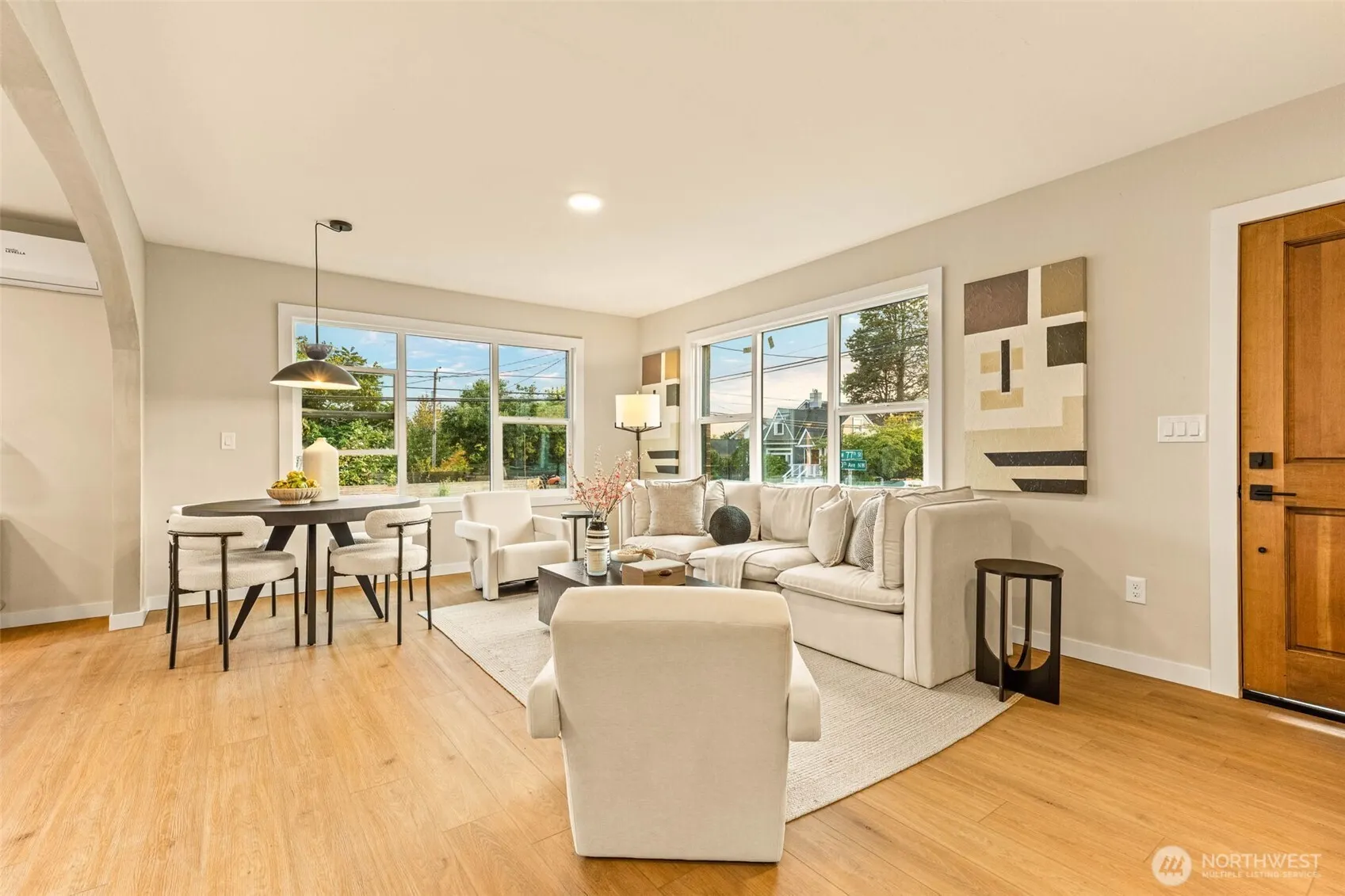 7702 10th Avenue NW, Seattle, WA 98117
