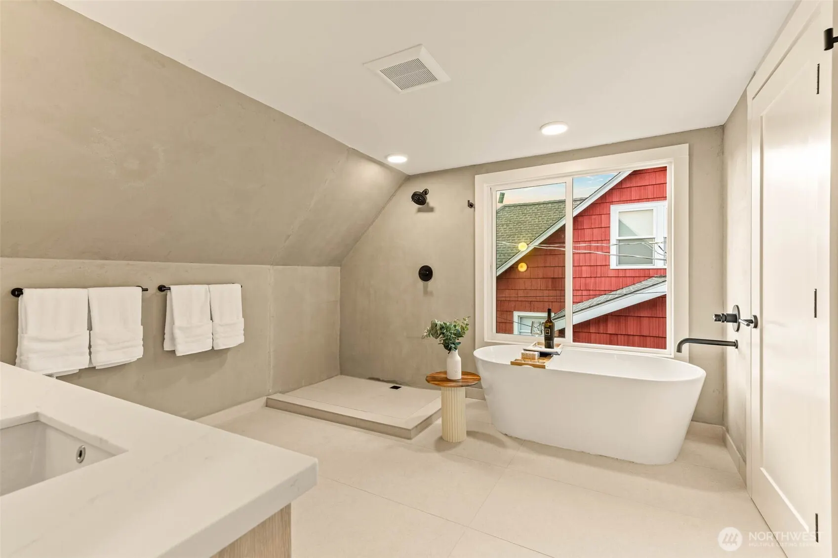 7702 10th Avenue NW, Seattle, WA 98117
