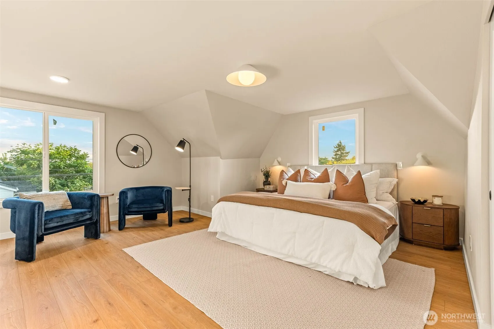 7702 10th Avenue NW, Seattle, WA 98117