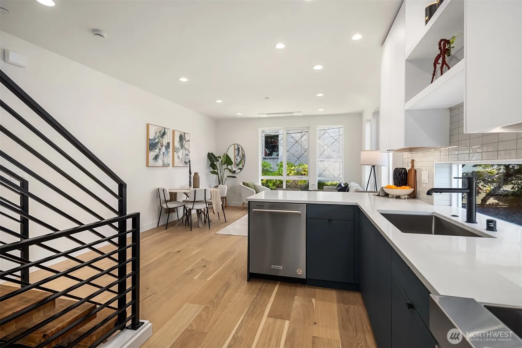 2009 Dexter Avenue N #B, Seattle, WA 98109