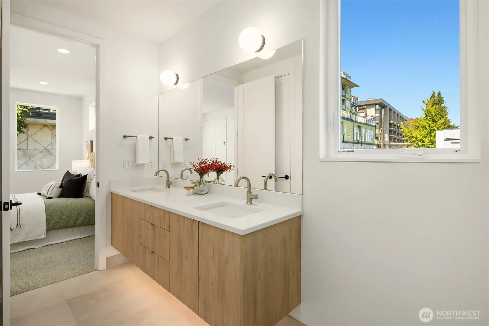 2009 Dexter Avenue N #B, Seattle, WA 98109