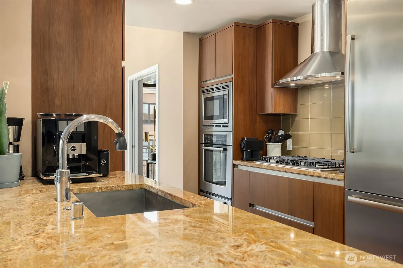 10000 Main Street #306, Bellevue, WA 98004
