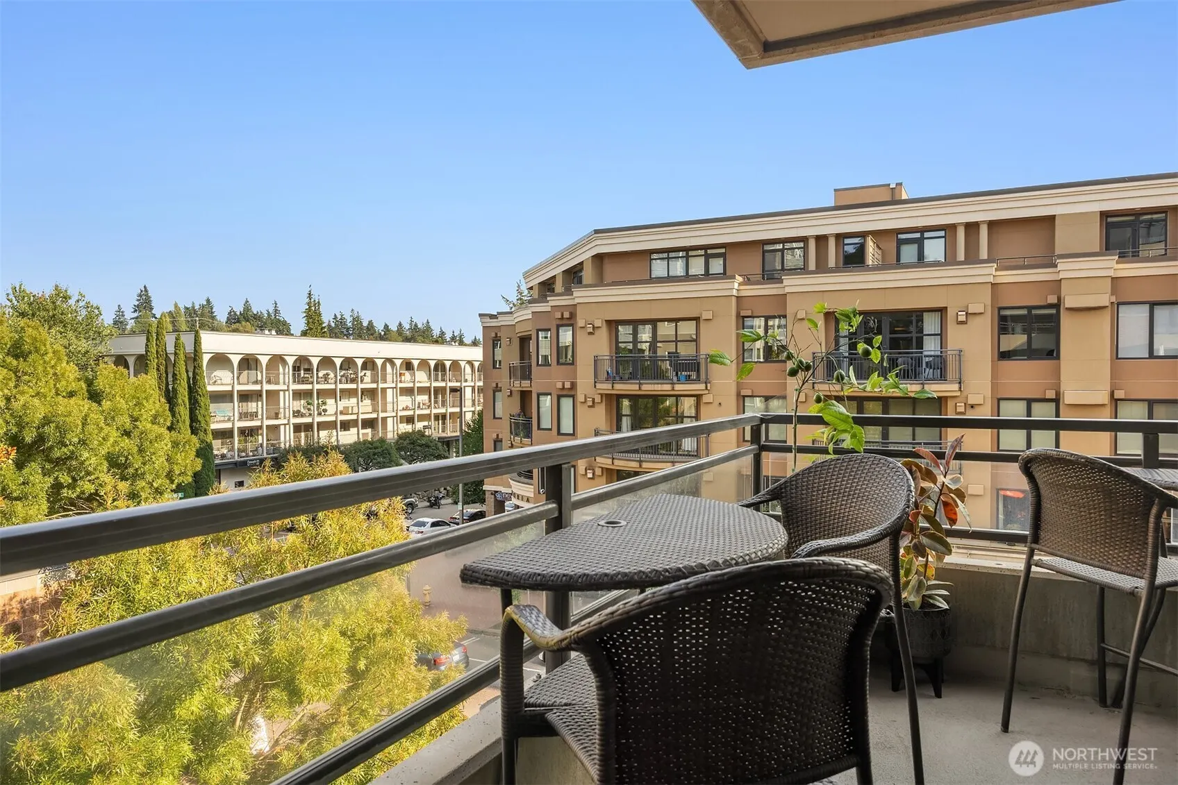 10000 Main Street #306, Bellevue, WA 98004