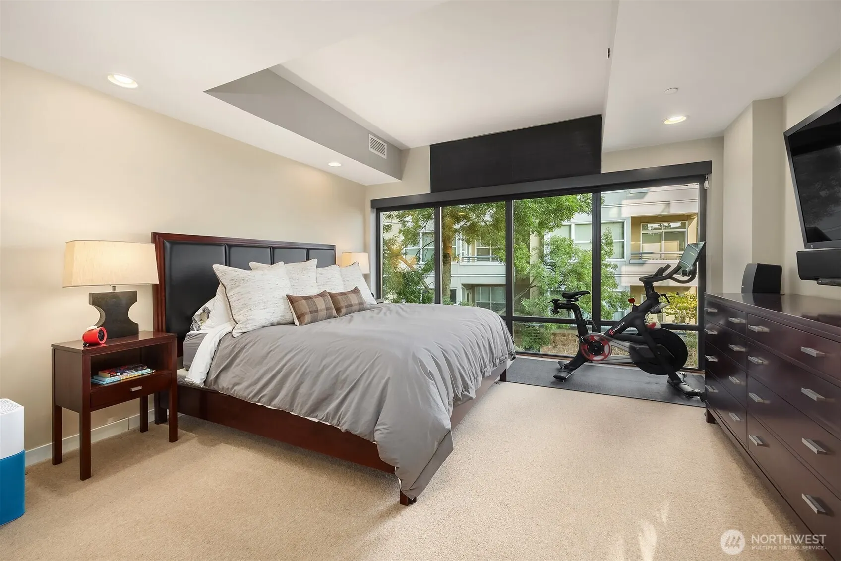 10000 Main Street #306, Bellevue, WA 98004