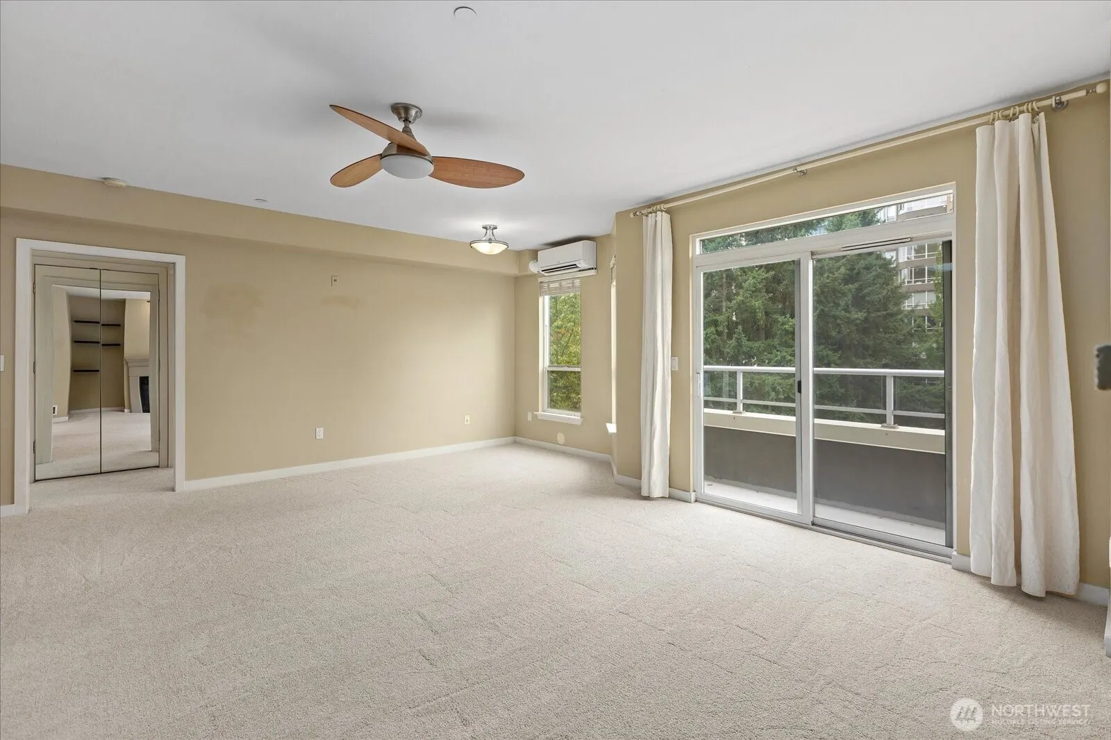 925 110th Avenue NE #PH05, Bellevue, WA 98004