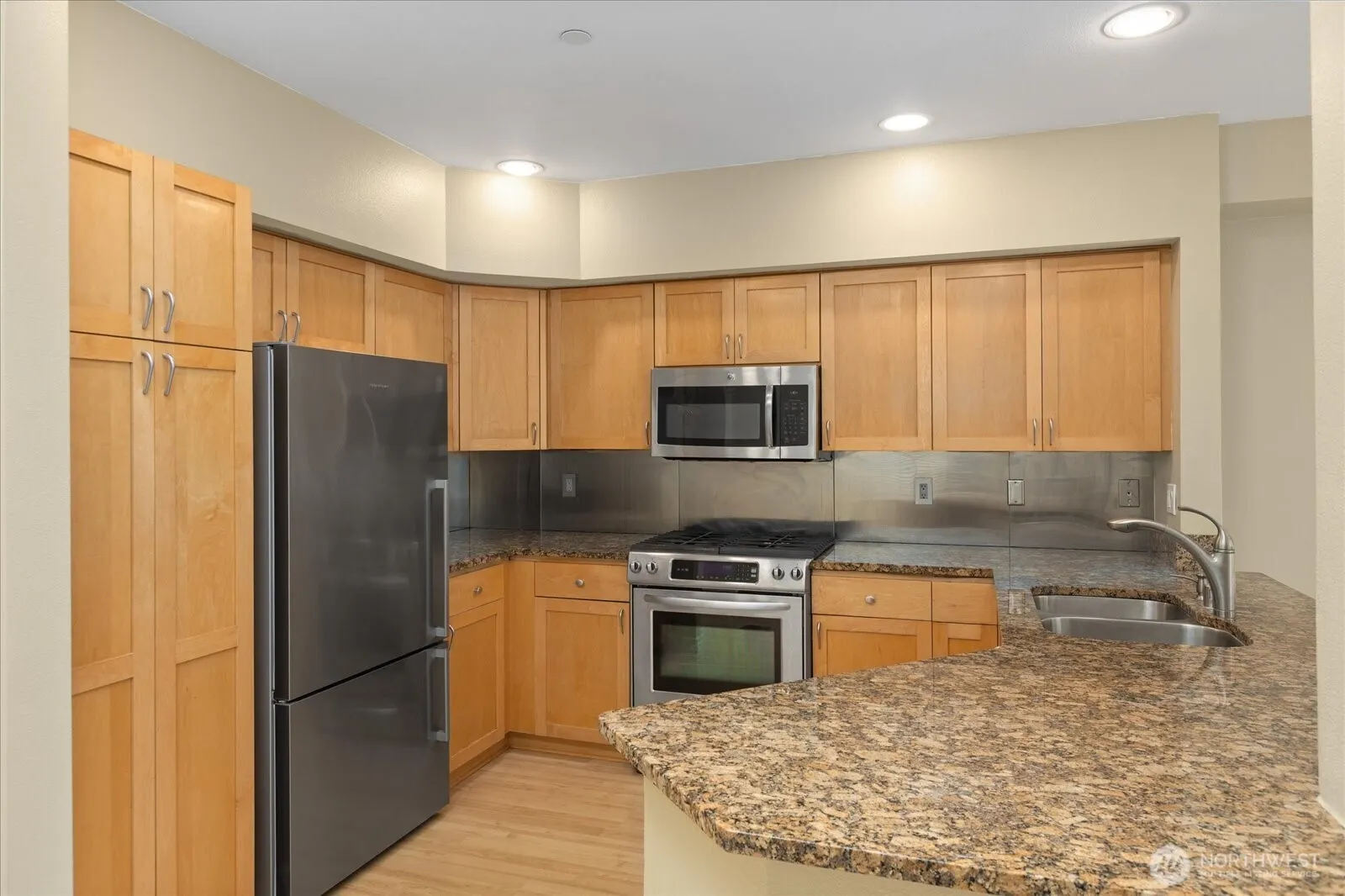 925 110th Avenue NE #PH05, Bellevue, WA 98004