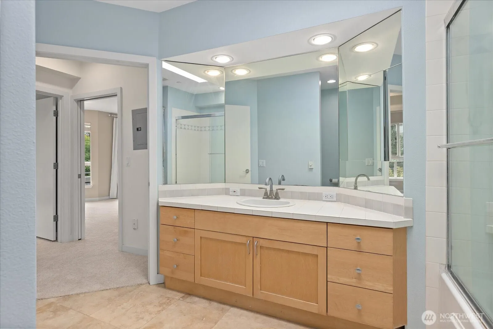 925 110th Avenue NE #PH05, Bellevue, WA 98004