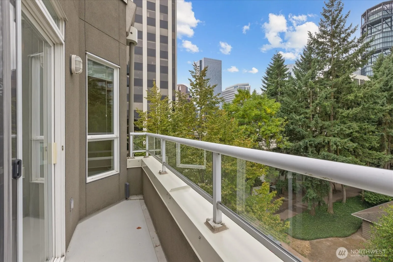 925 110th Avenue NE #PH05, Bellevue, WA 98004
