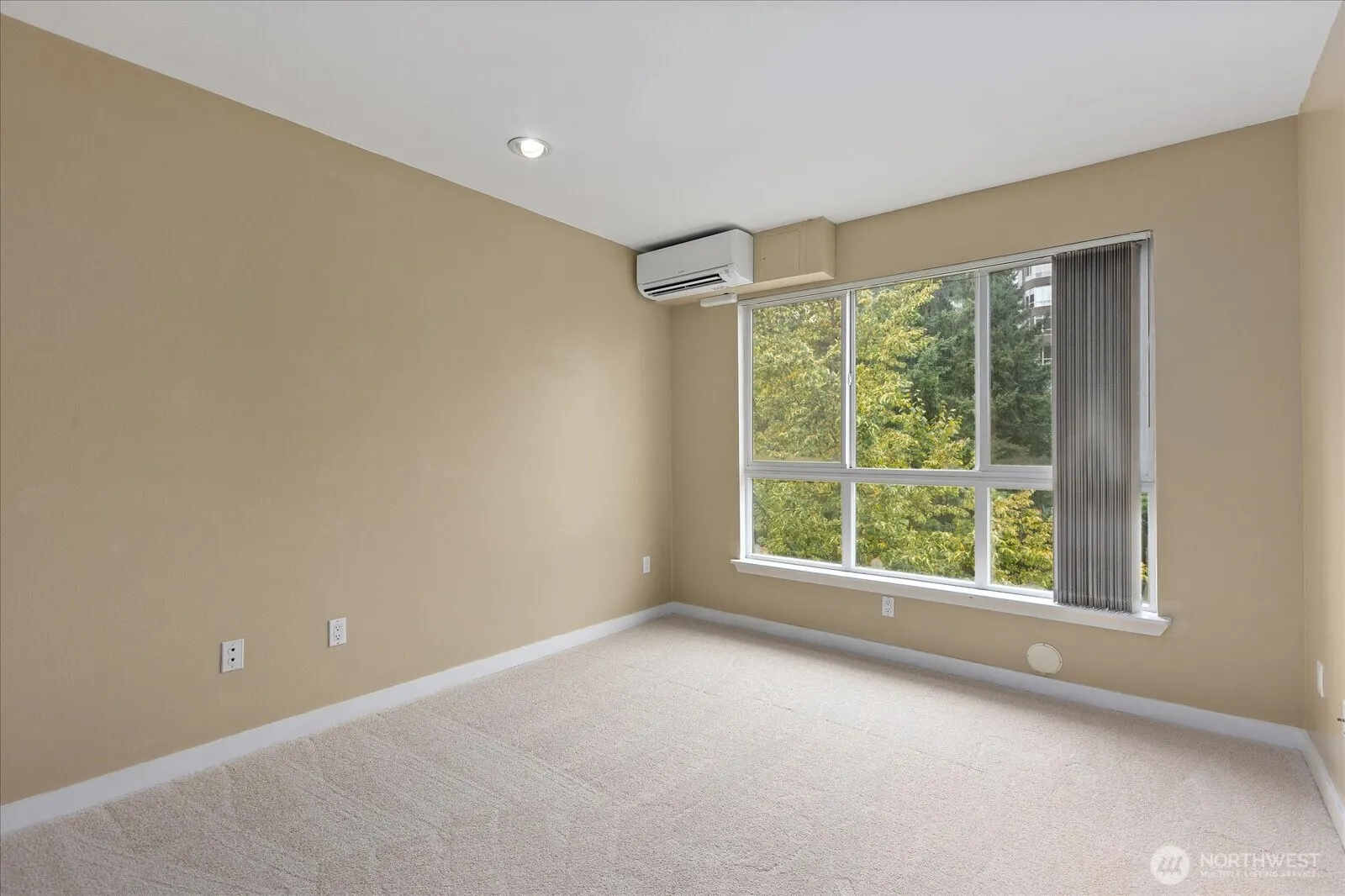 925 110th Avenue NE #PH05, Bellevue, WA 98004