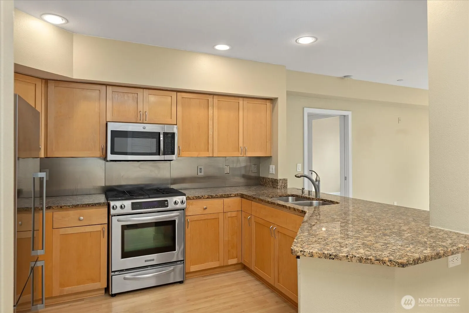 925 110th Avenue NE #PH05, Bellevue, WA 98004