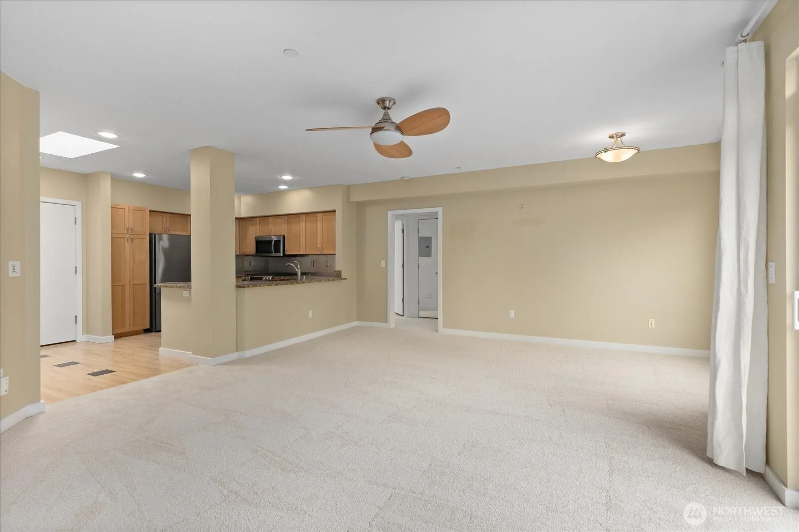 925 110th Avenue NE #PH05, Bellevue, WA 98004