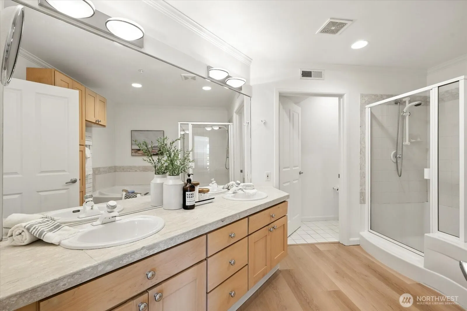 225 4th Avenue #B302, Kirkland, WA 98033