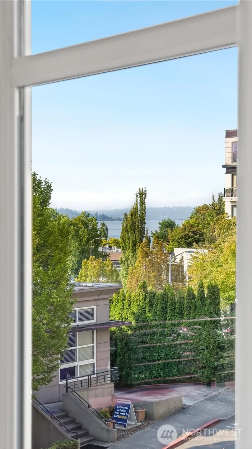 225 4th Avenue #B302, Kirkland, WA 98033