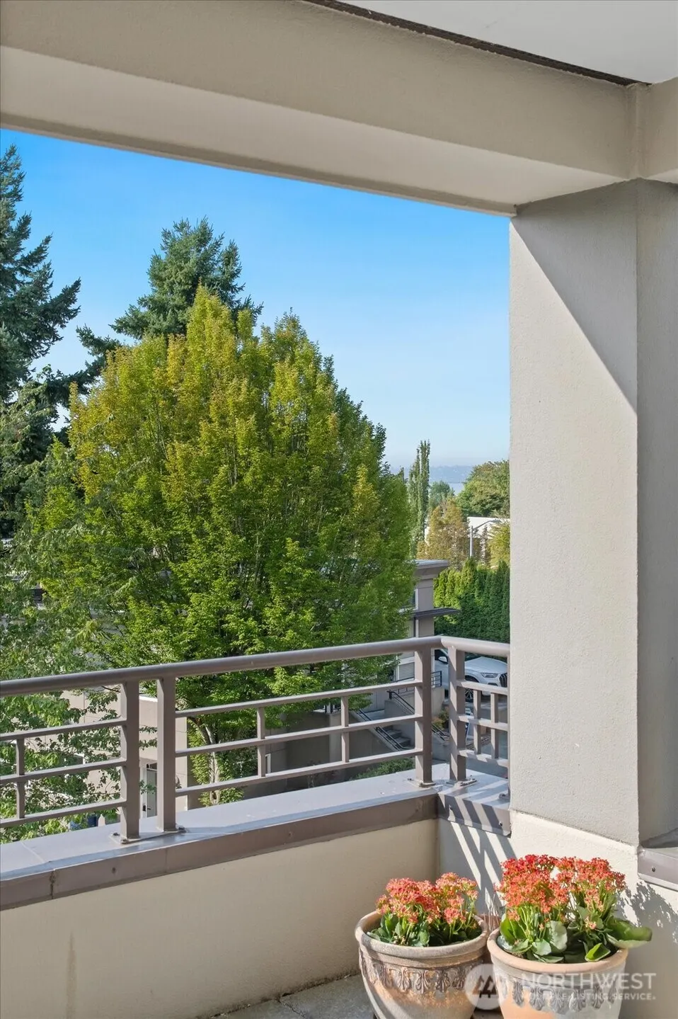 225 4th Avenue #B302, Kirkland, WA 98033