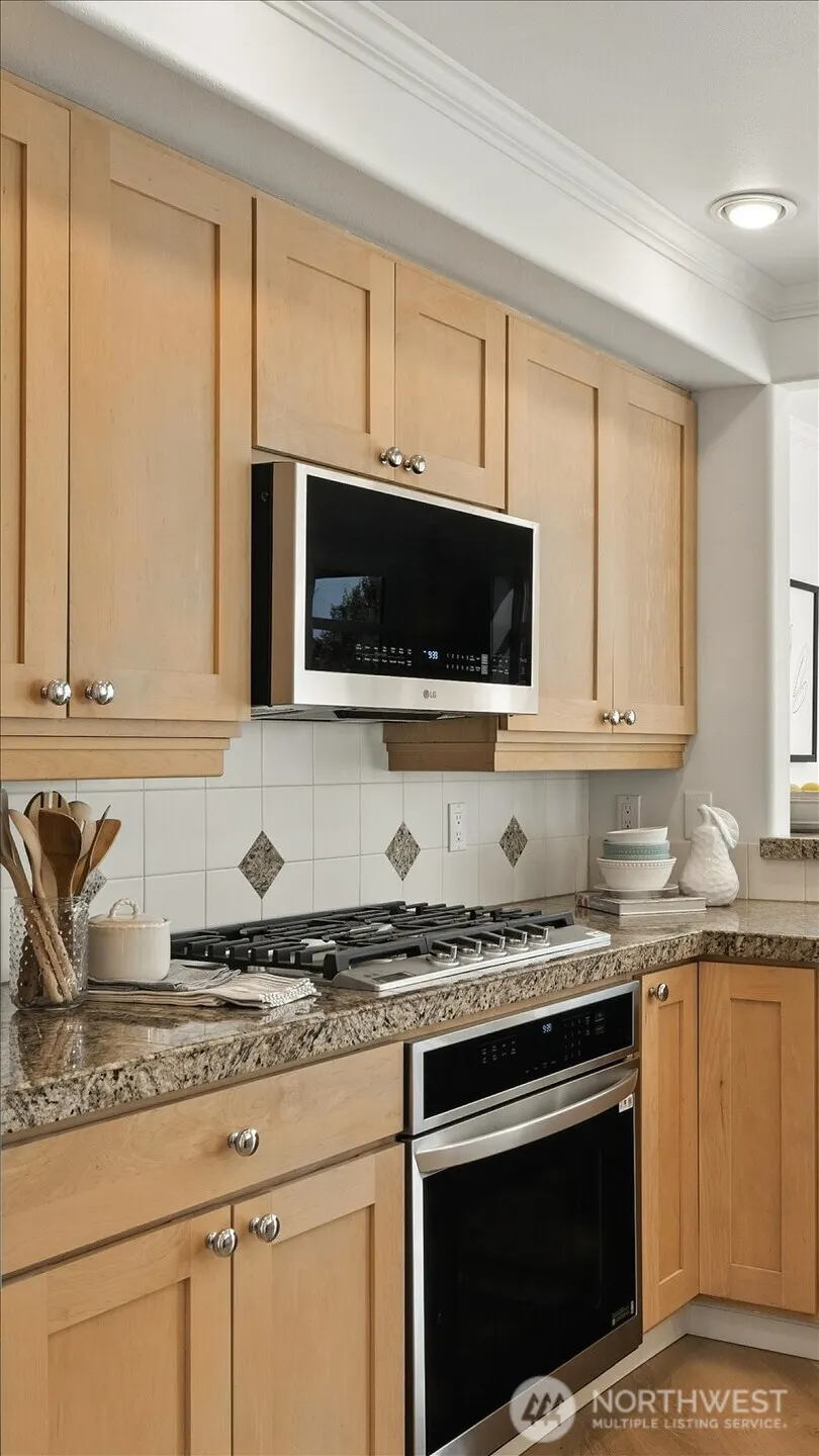 225 4th Avenue #B302, Kirkland, WA 98033