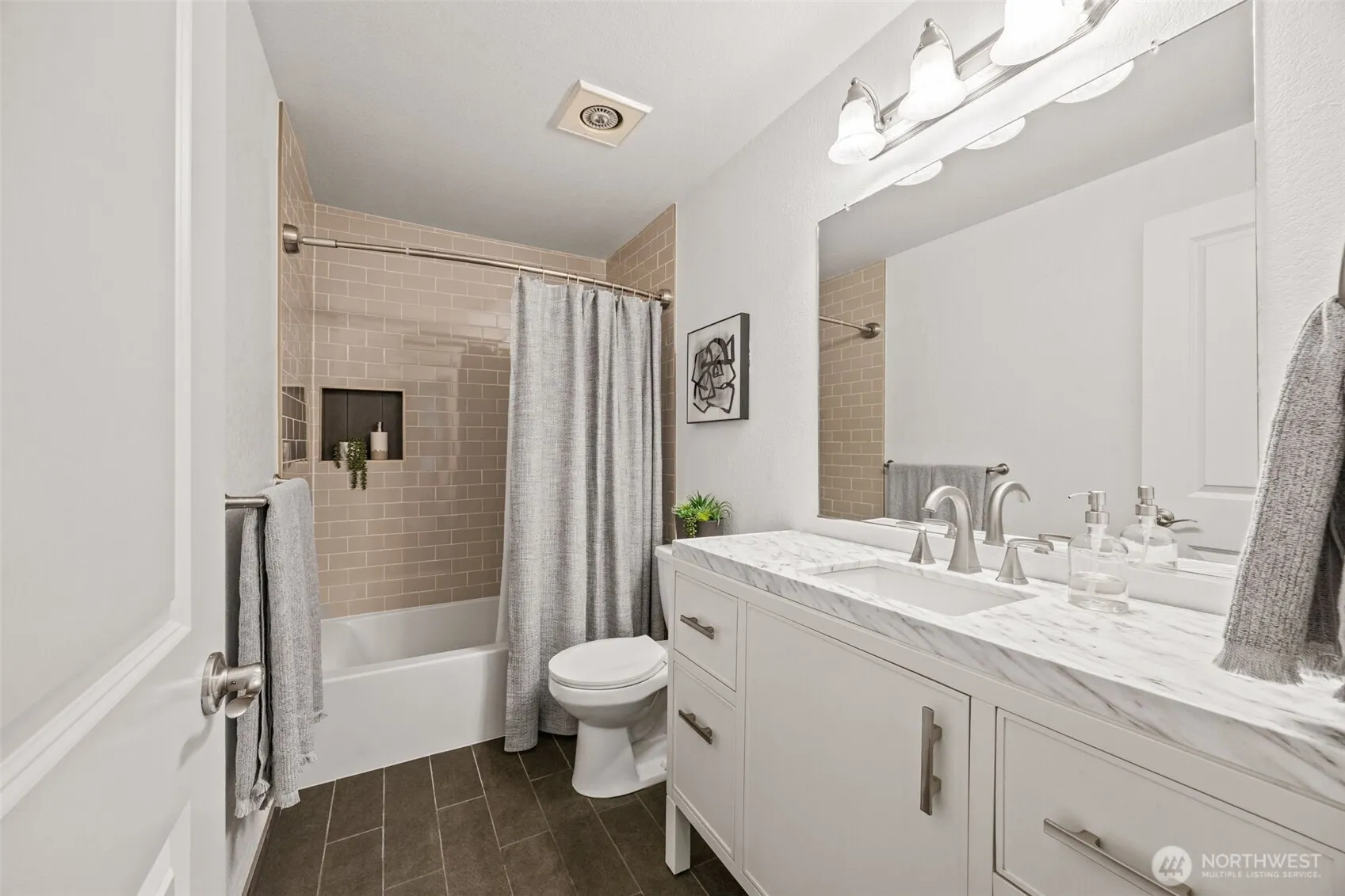 732 Kirkland Circle #D102, Kirkland, WA 98033-6372