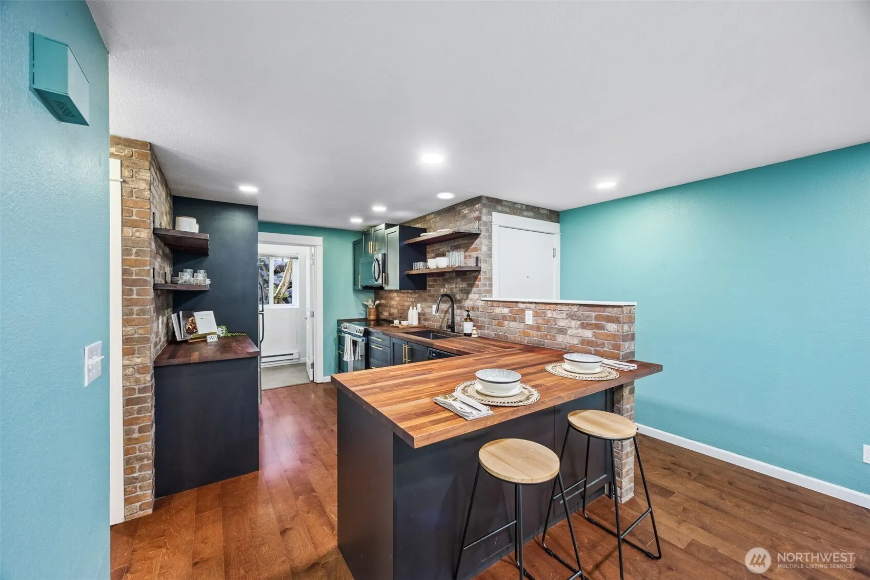732 Kirkland Circle #D102, Kirkland, WA 98033-6372