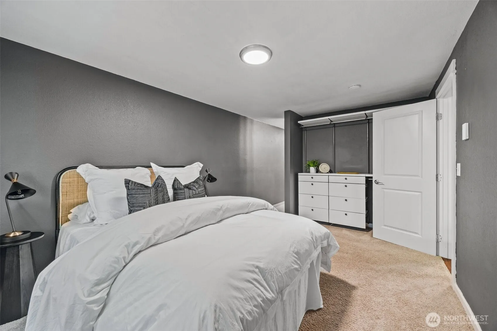 732 Kirkland Circle #D102, Kirkland, WA 98033-6372