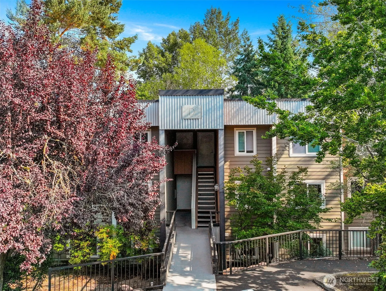 732 Kirkland Circle #D102, Kirkland, WA 98033-6372