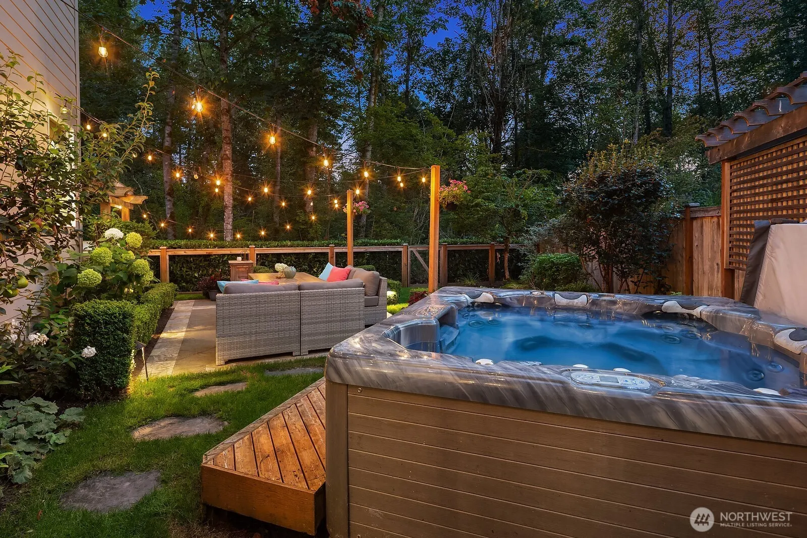 1111 272 Place SE, Sammamish, WA 98075
