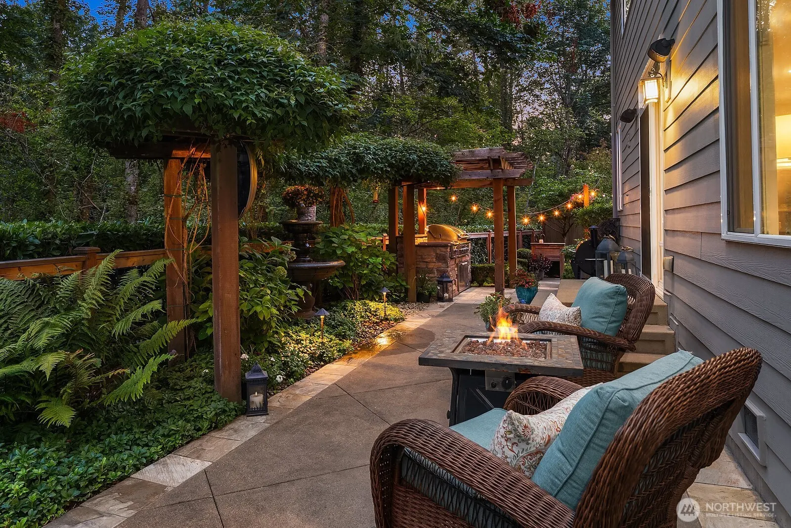 1111 272 Place SE, Sammamish, WA 98075