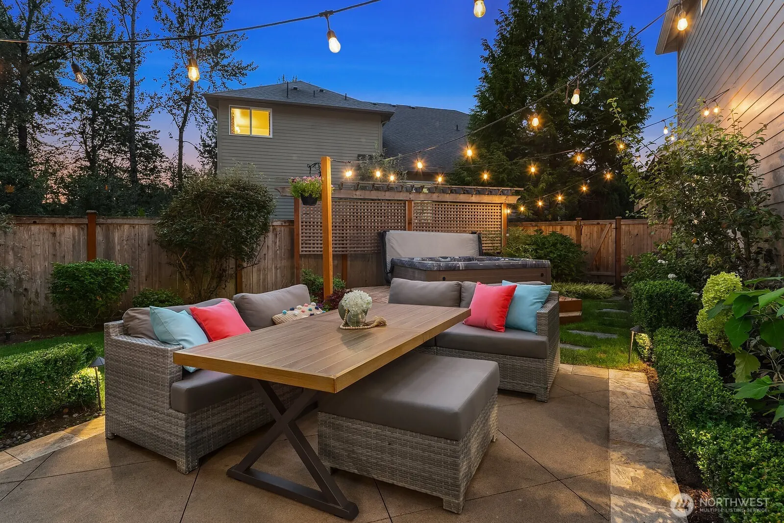 1111 272 Place SE, Sammamish, WA 98075