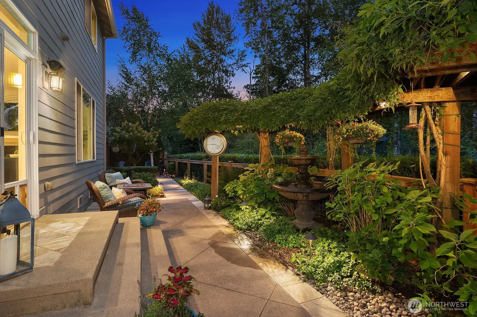 1111 272 Place SE, Sammamish, WA 98075