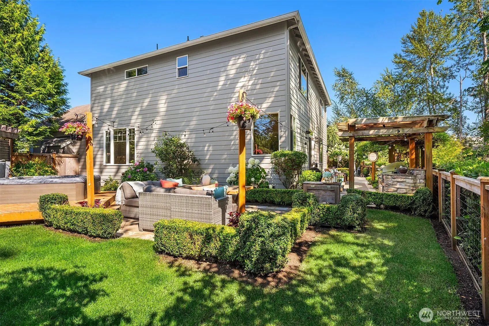 1111 272 Place SE, Sammamish, WA 98075