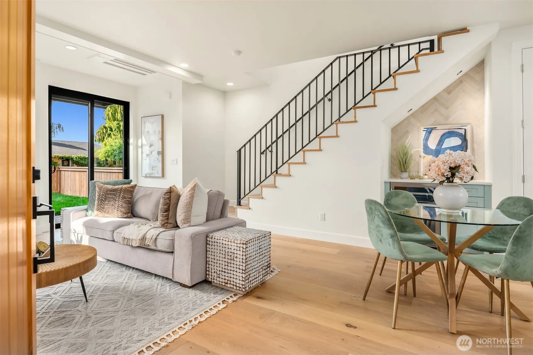 2010 9th Street W, Kirkland, WA 98033