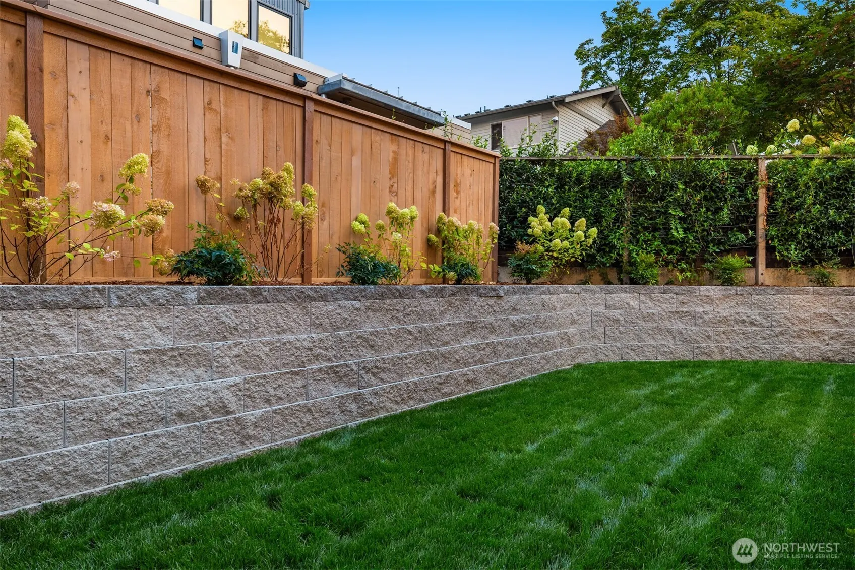 2010 9th Street W, Kirkland, WA 98033