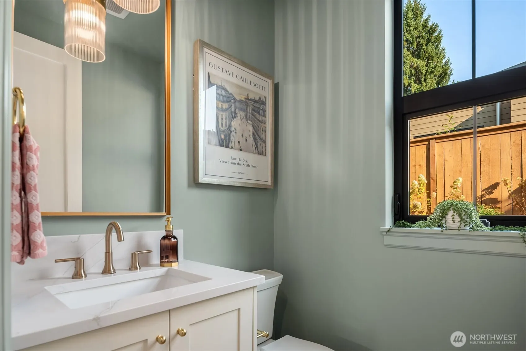 2010 9th Street W, Kirkland, WA 98033