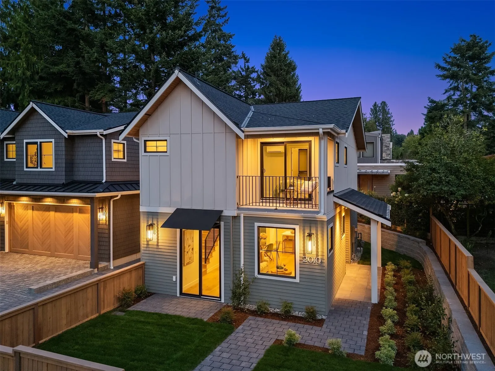 2010 9th Street W, Kirkland, WA 98033