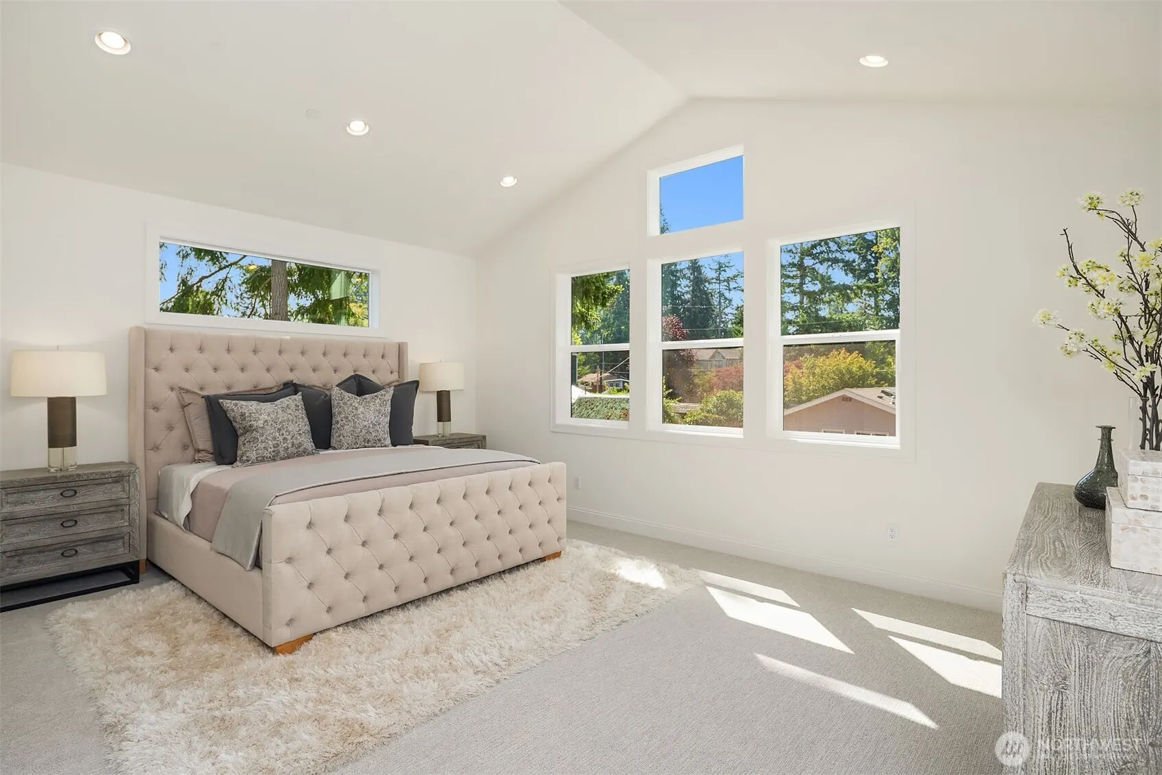 1015 165th Place NE, Bellevue, WA 98008