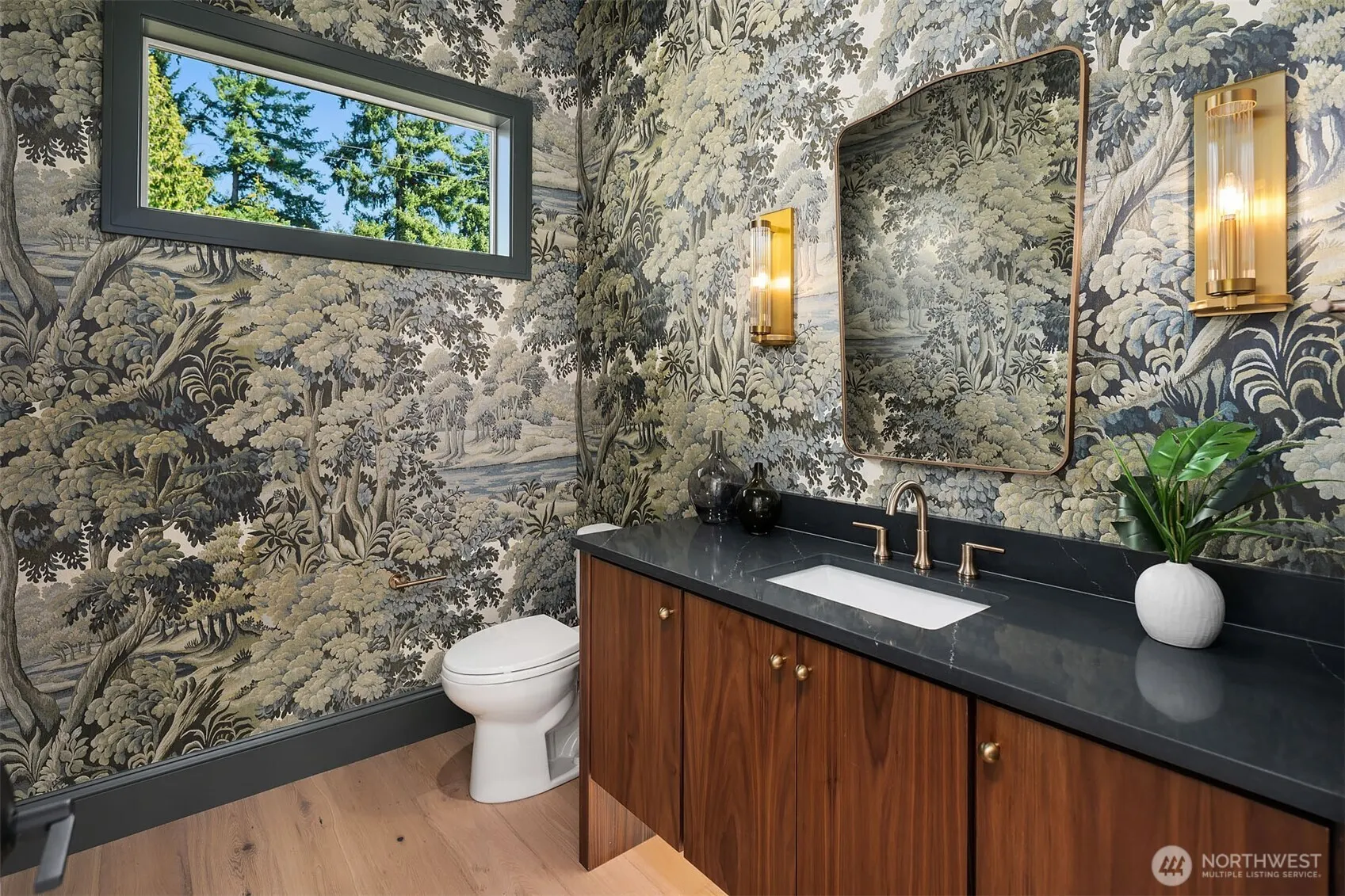 1015 165th Place NE, Bellevue, WA 98008