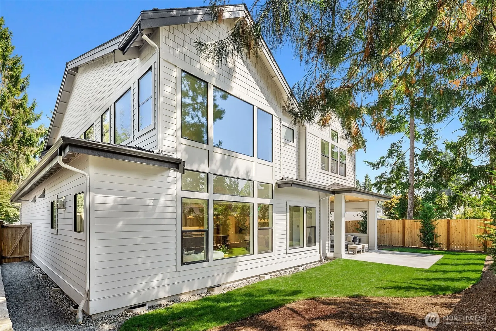 1015 165th Place NE, Bellevue, WA 98008
