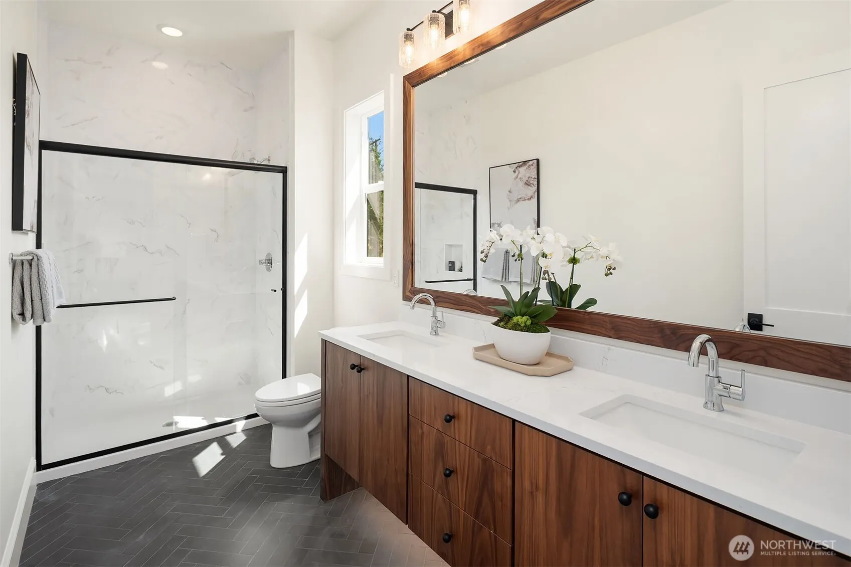 1015 165th Place NE, Bellevue, WA 98008