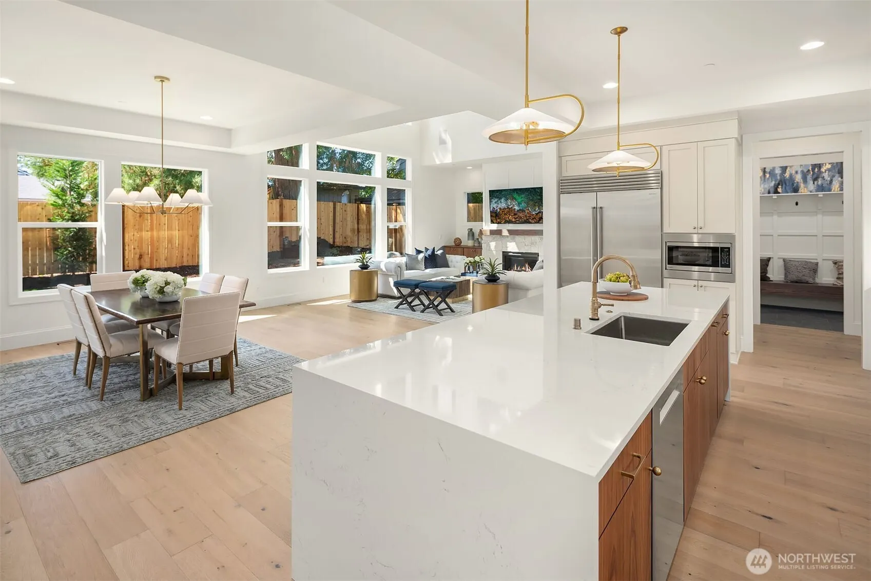 1015 165th Place NE, Bellevue, WA 98008
