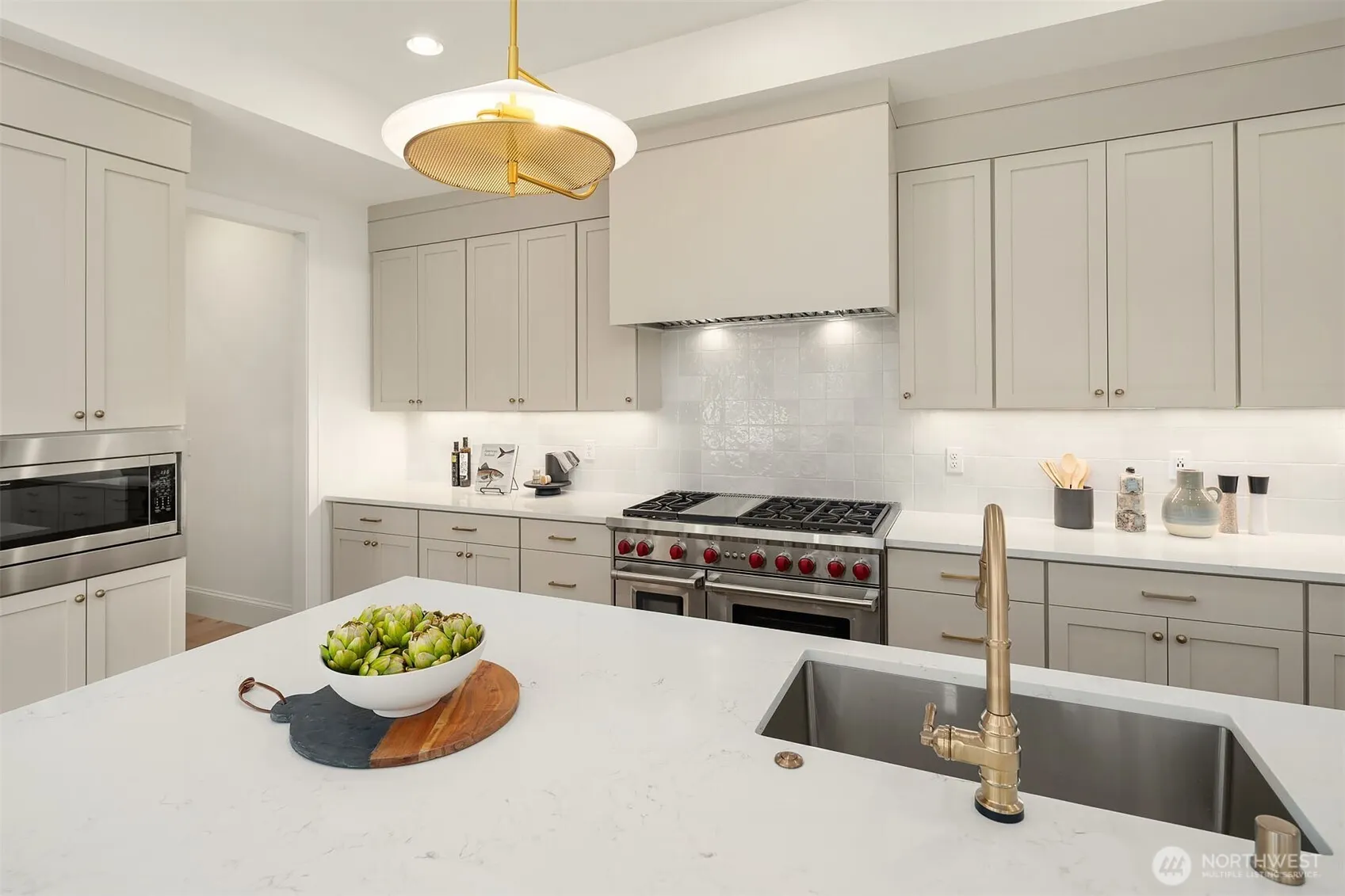 1015 165th Place NE, Bellevue, WA 98008
