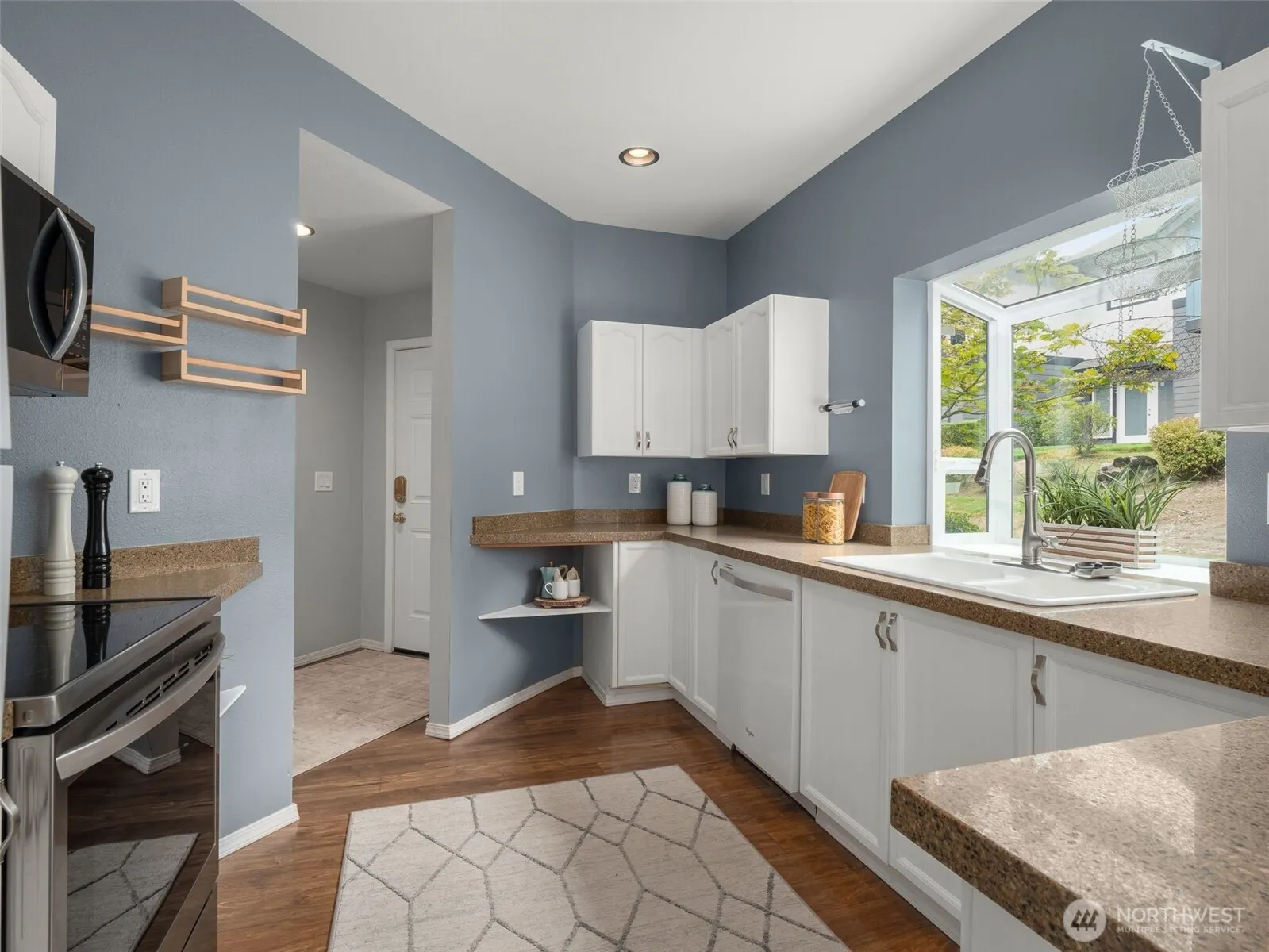 22715 4TH Avenue W #102, Bothell, WA 98021