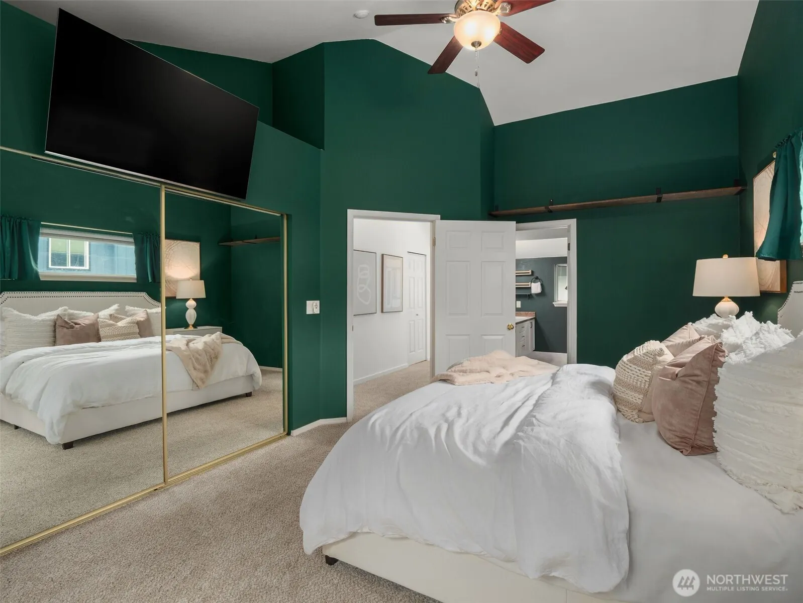 22715 4TH Avenue W #102, Bothell, WA 98021