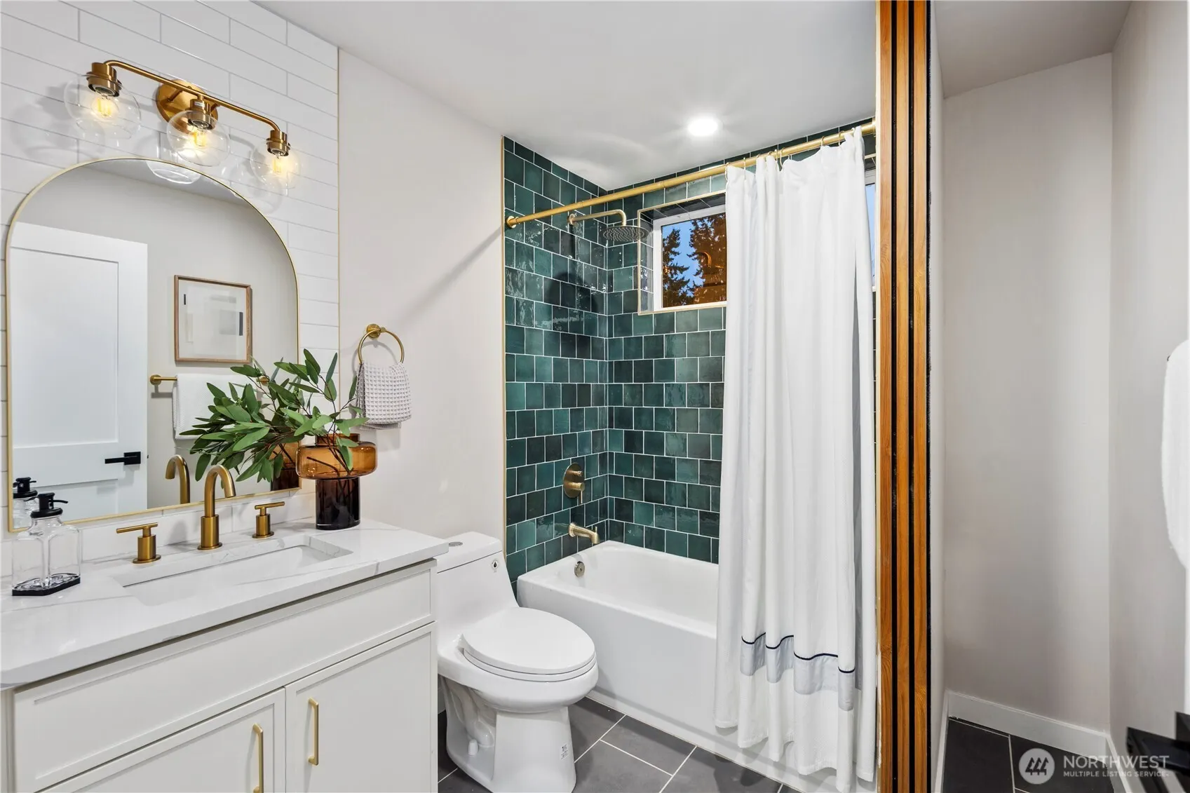 9031 4th Avenue NW #B, Seattle, WA 98106