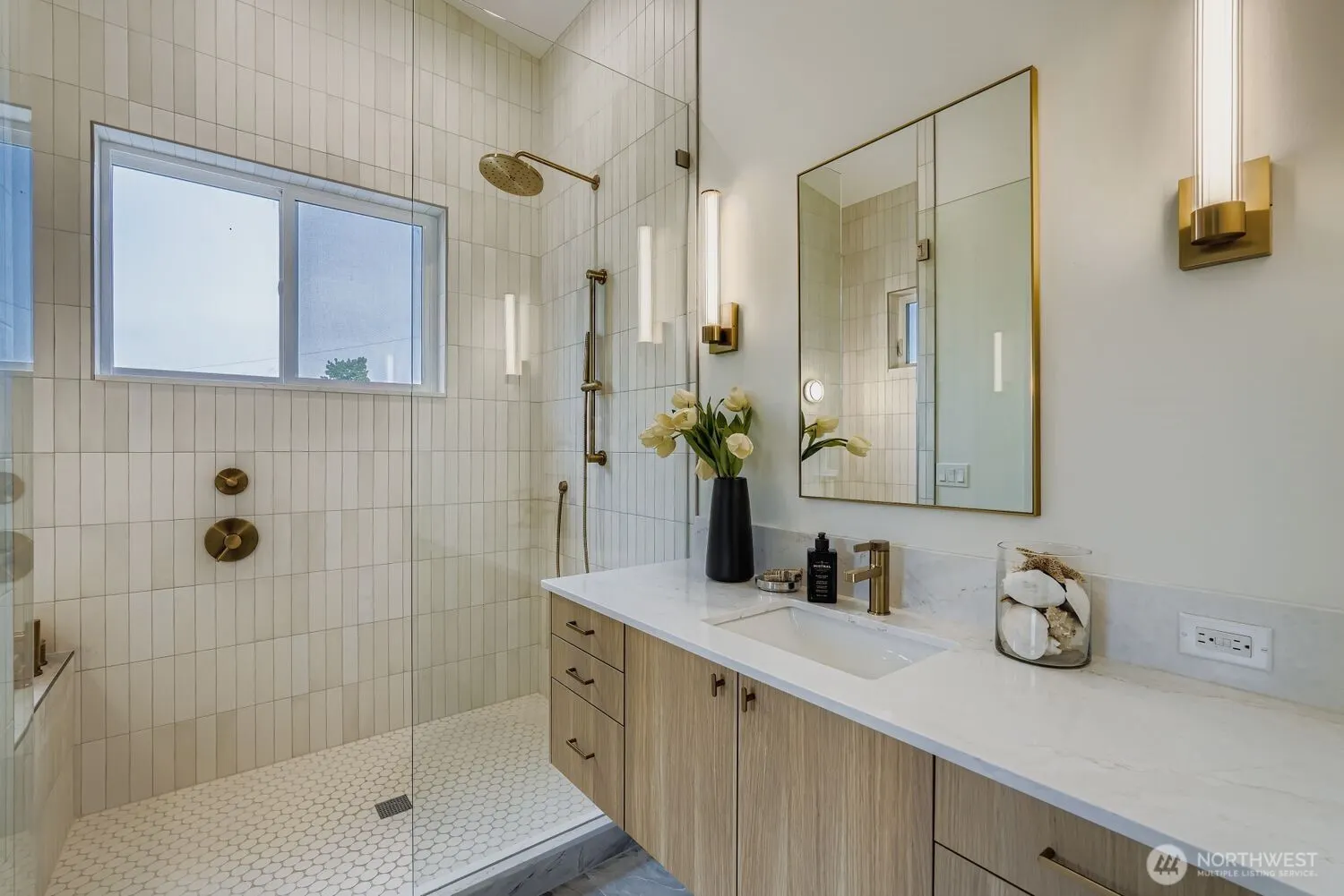8810 41st Avenue SW, Seattle, WA 98136