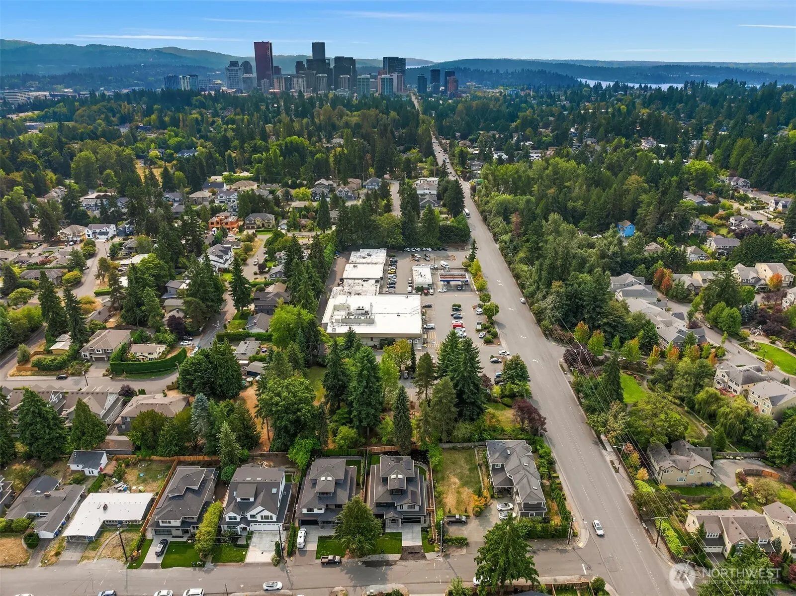 10411 NE 28th Place , Bellevue, WA 98004