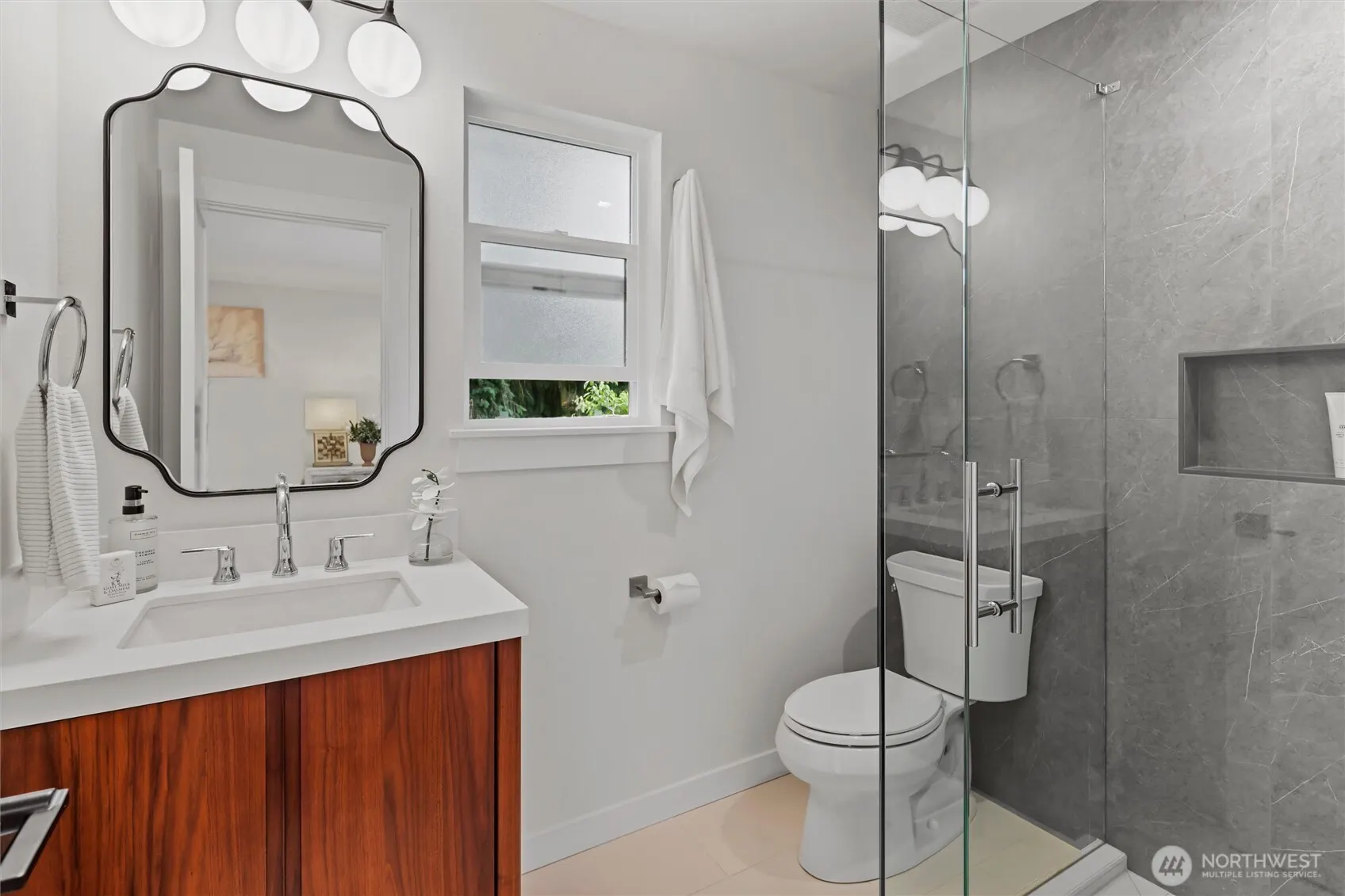 16551 NE 27th Street , Bellevue, WA 98008