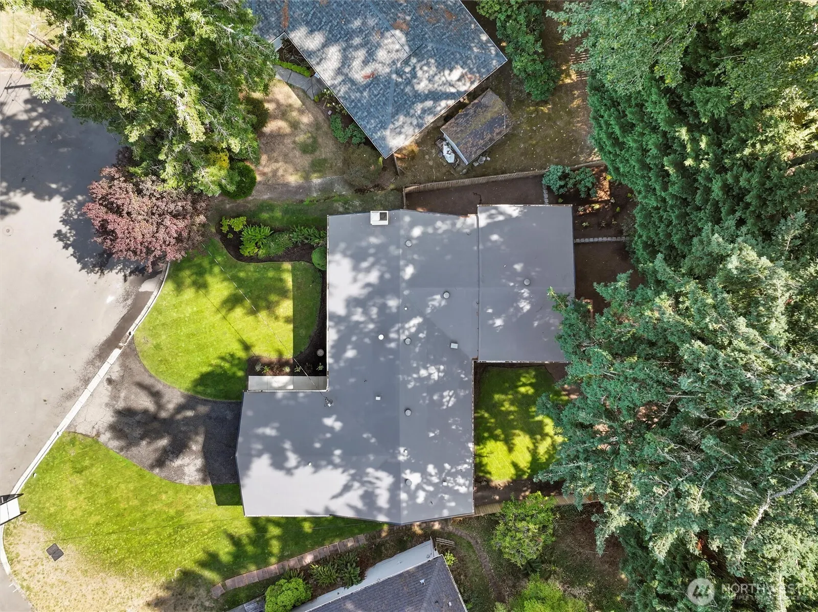 16551 NE 27th Street , Bellevue, WA 98008