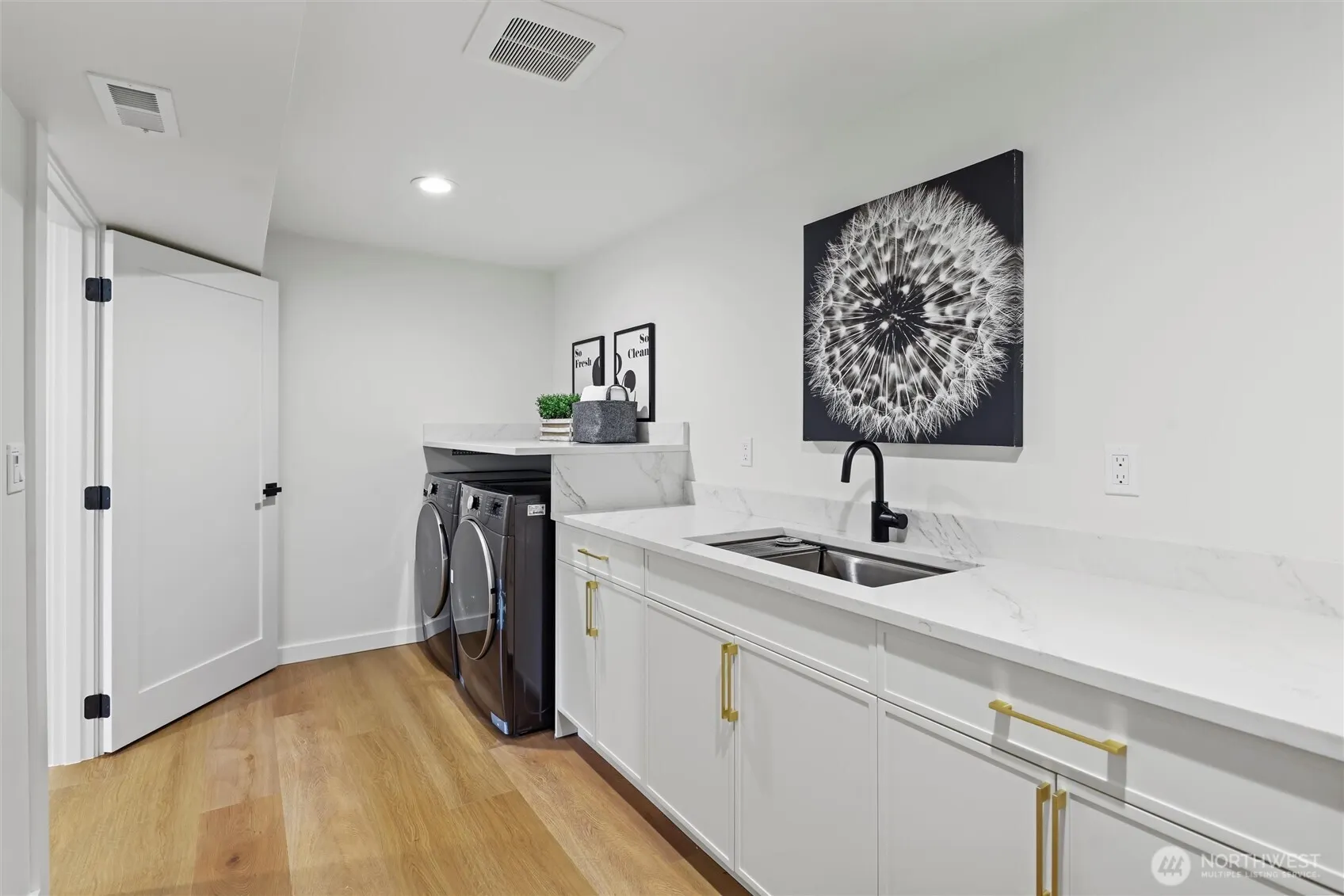 16551 NE 27th Street , Bellevue, WA 98008