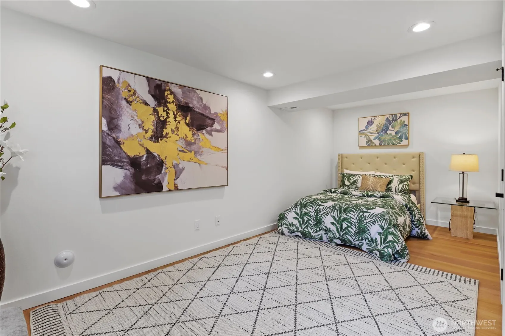 16551 NE 27th Street , Bellevue, WA 98008