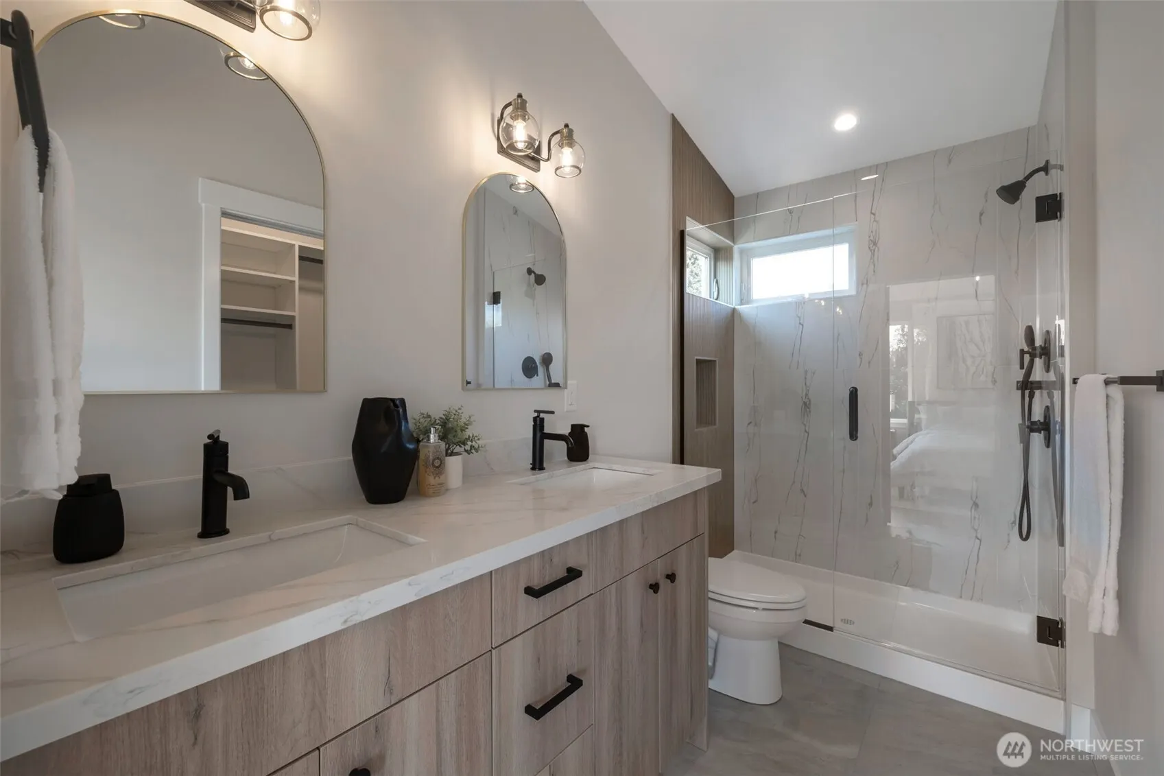 1605 SW Kenyon Street , Seattle, WA 98106