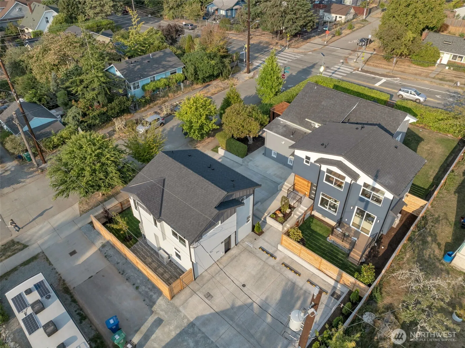 1605 SW Kenyon Street , Seattle, WA 98106